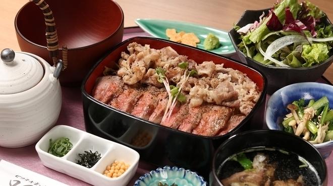 名物！ビフテキと肉飯のロマン亭錦膳☆