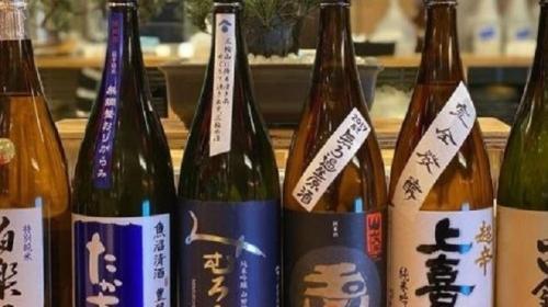 全国から日本酒を取り揃えています。